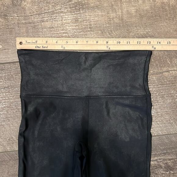 Spanx Women's Faux Leather Leggings Black Size MP - Picture 4 of 8